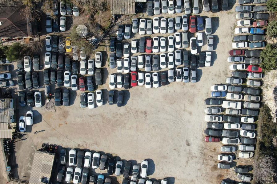 Milli servet otoparklarda çürümeye terk edildi, aralarında 21 yıldır bekleyen var