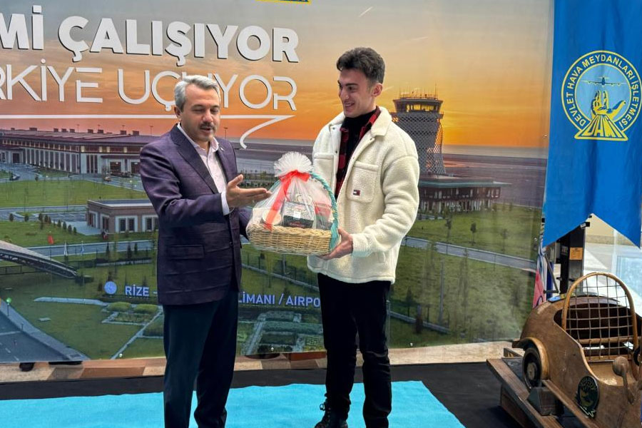 Rize-Artvin Havalimanı’nda 1 milyonuncu yolcuya süpriz